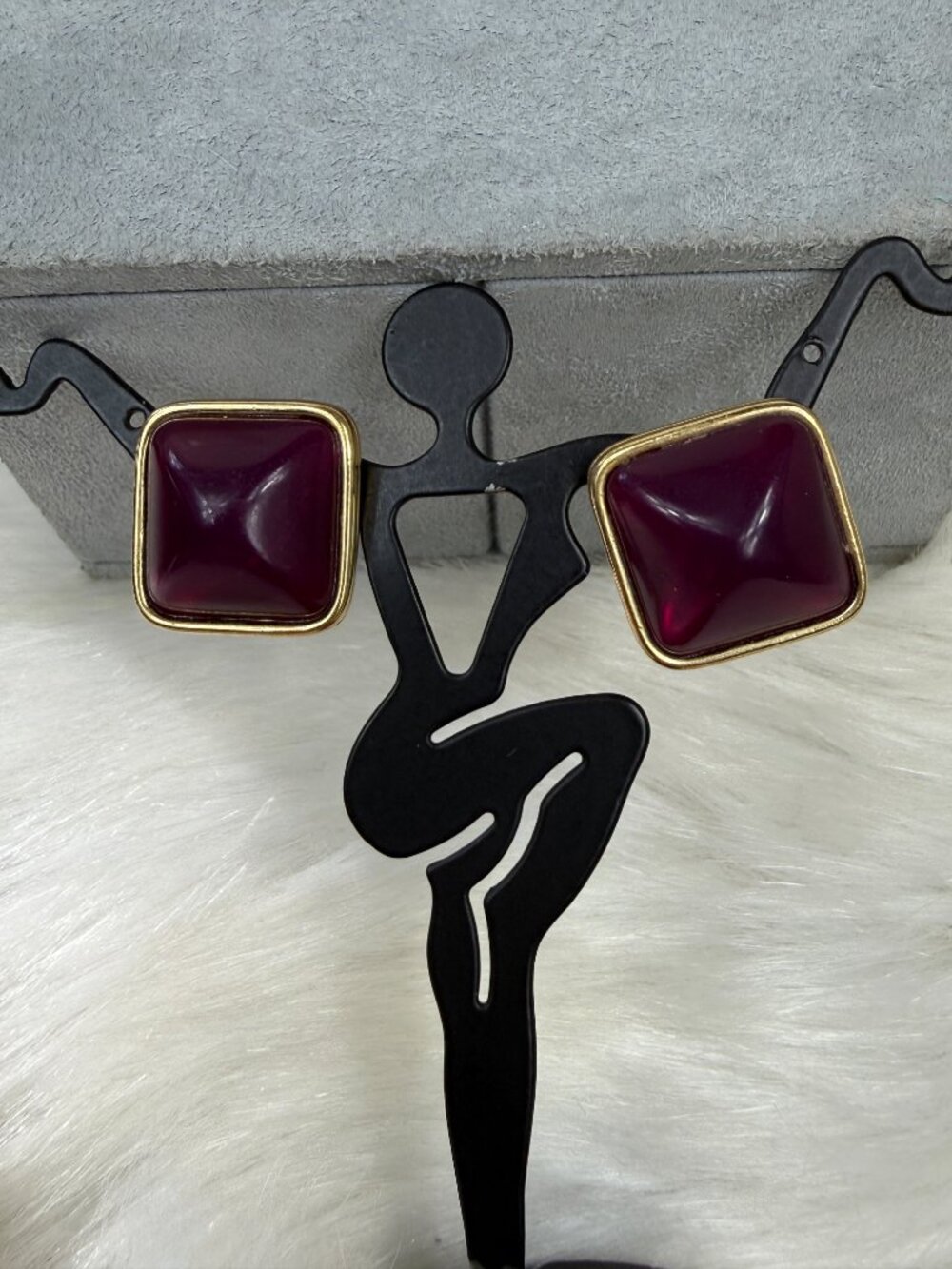 Vintage Trifari Purple Cab Square Gold Tone Pierced Earrings .75" X .75"